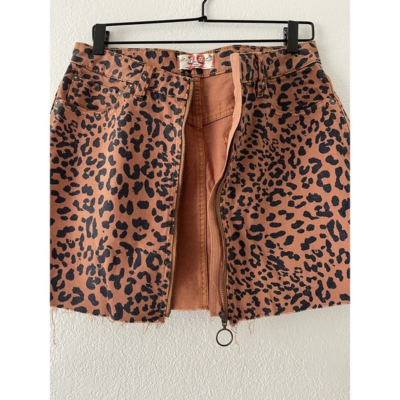 Free People Skirt Mini Zip It Up Denim Leopard Animal Print  Women Sz - Picture 6 of 8